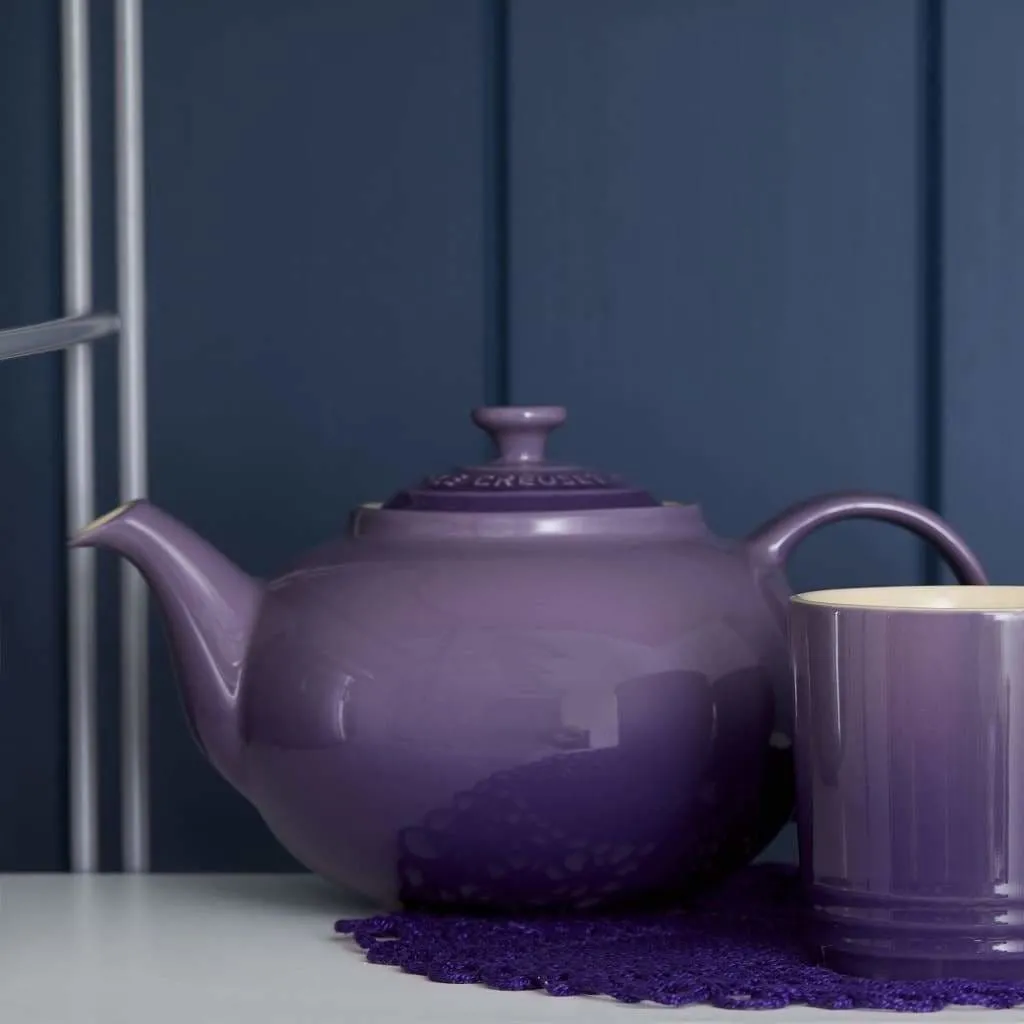 Le Creuset Stoneware Classic Teapot Ultra Violet