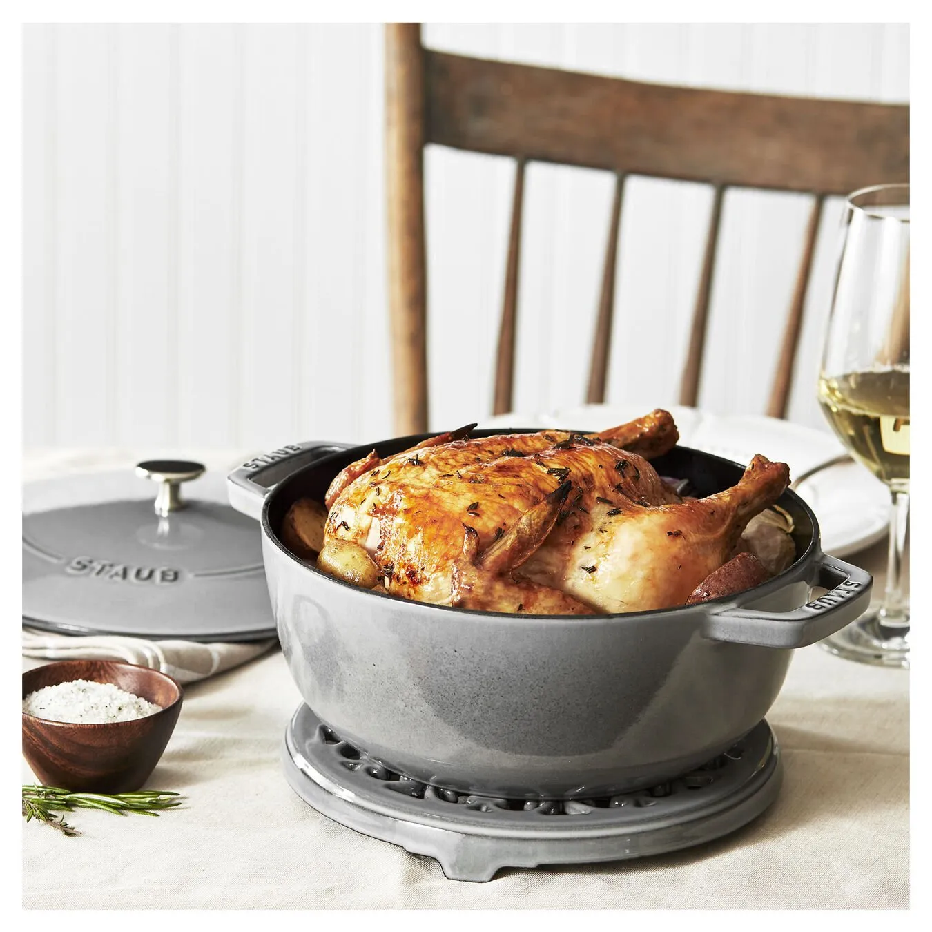 Staub Essential French Round 3.75 Qt.