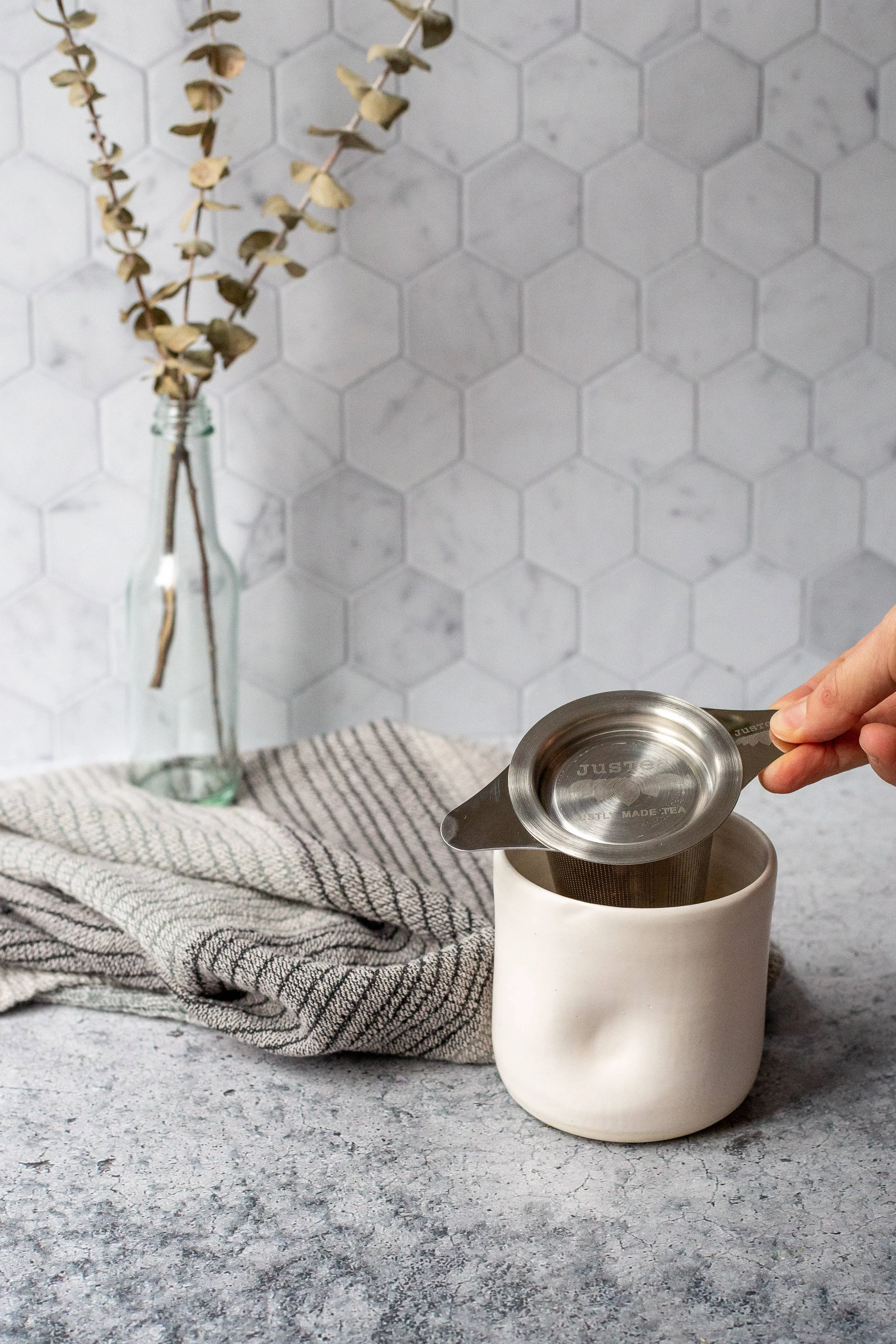 Tea Infuser with Dual-use Coaster Lid